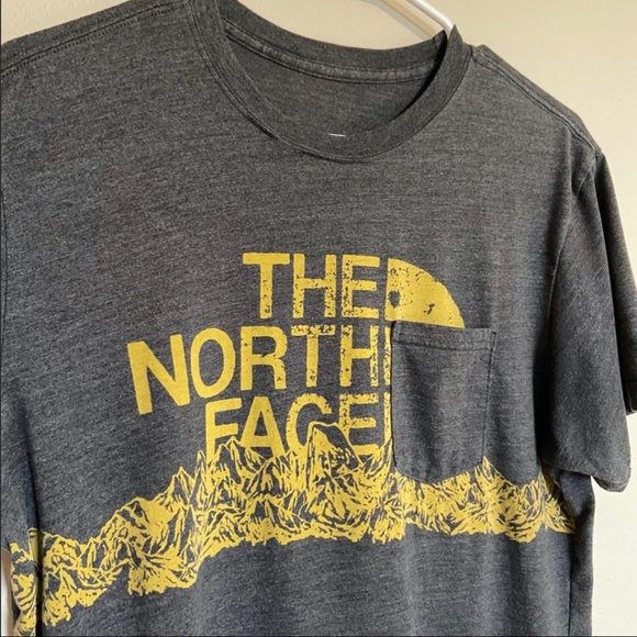 The North Face T-Shirt - Picture 2 of 4